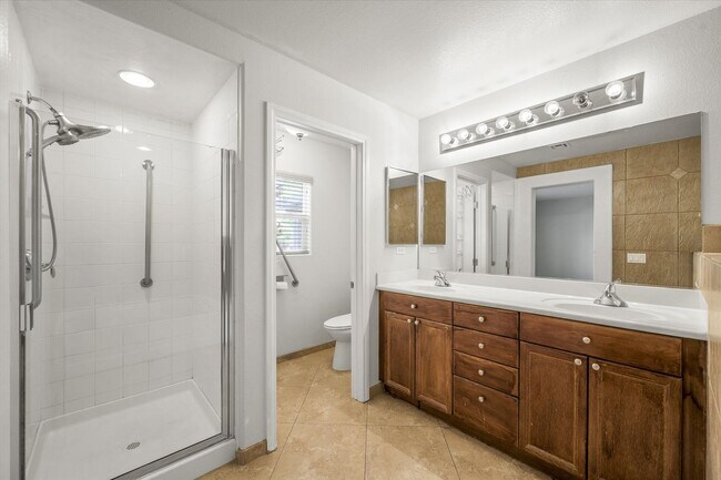 Building Photo - Welcome Home to this awesome 4 Bedroom Home