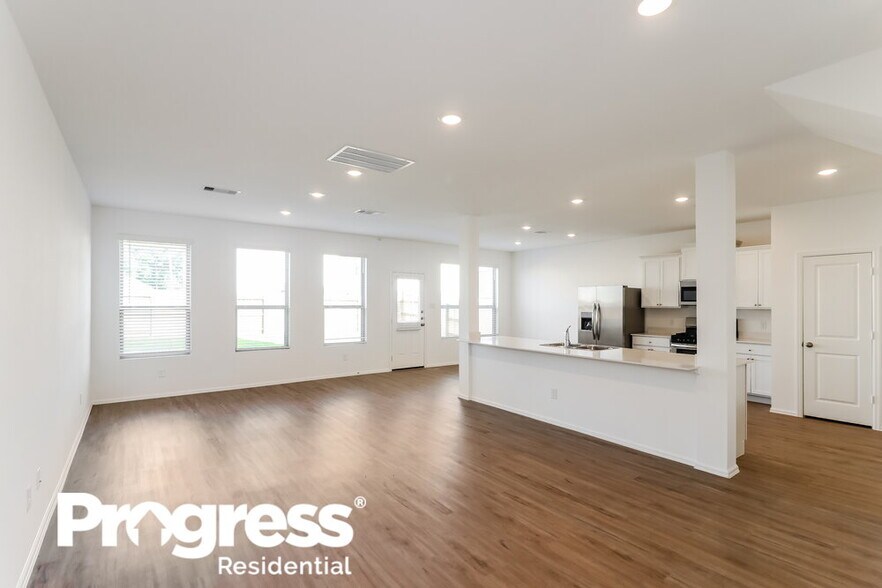 Building Photo - 1707 Fairlea Gin Path