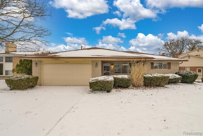 Building Photo - 640 Cumberland St