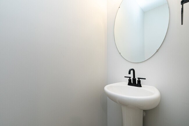 Building Photo - 38 Thunderhill, Clayton