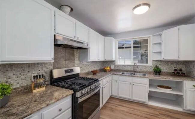 Building Photo - 12108 Dunrobin Ave