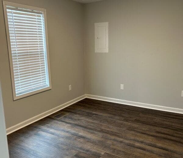 Building Photo - 1071 Woodland Dr