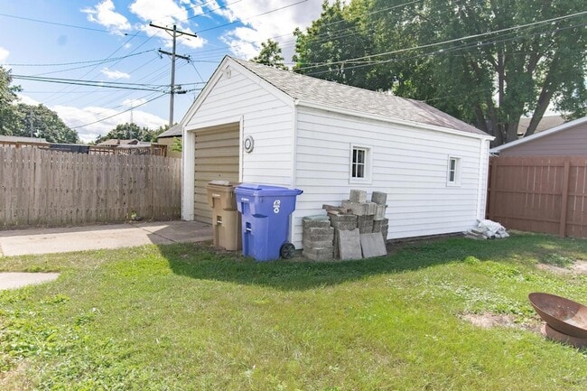 Building Photo - 7208 33rd Ave
