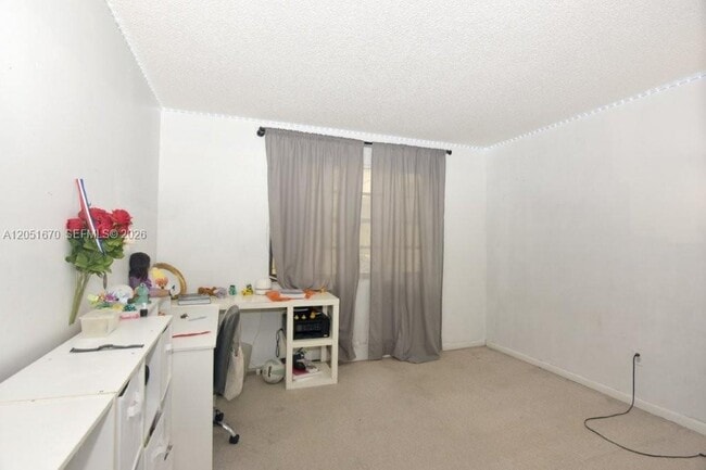 Building Photo - 9301 SW 92nd Ave