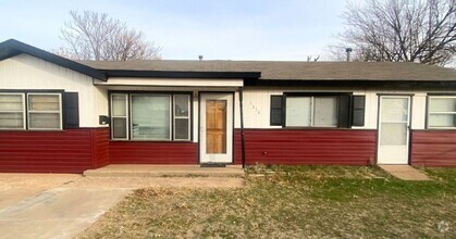 Building Photo - Spacious, remodeled 4 Bed, 2 Bath Home in ...