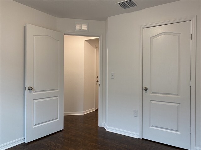 Building Photo - 1116 Brenton Leaf Dr