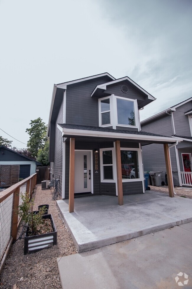 Building Photo - Great Location 2bed 1 bath!