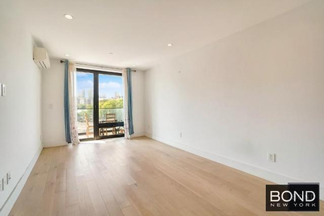 Building Photo - 1 bedroom in Long Island City NY 11102