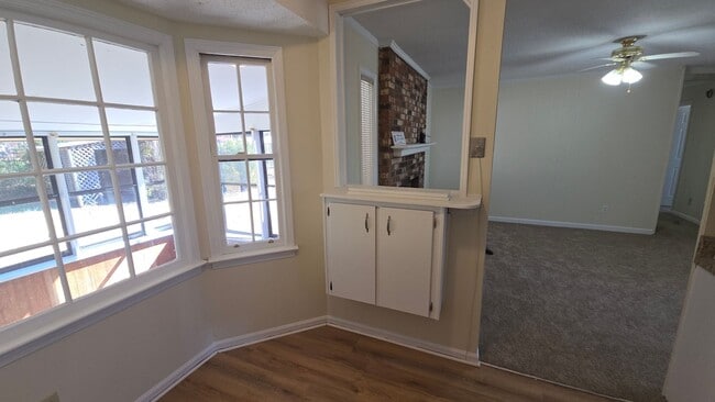 Building Photo - West Columbia