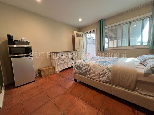 Building Photo - 1 Beach Way