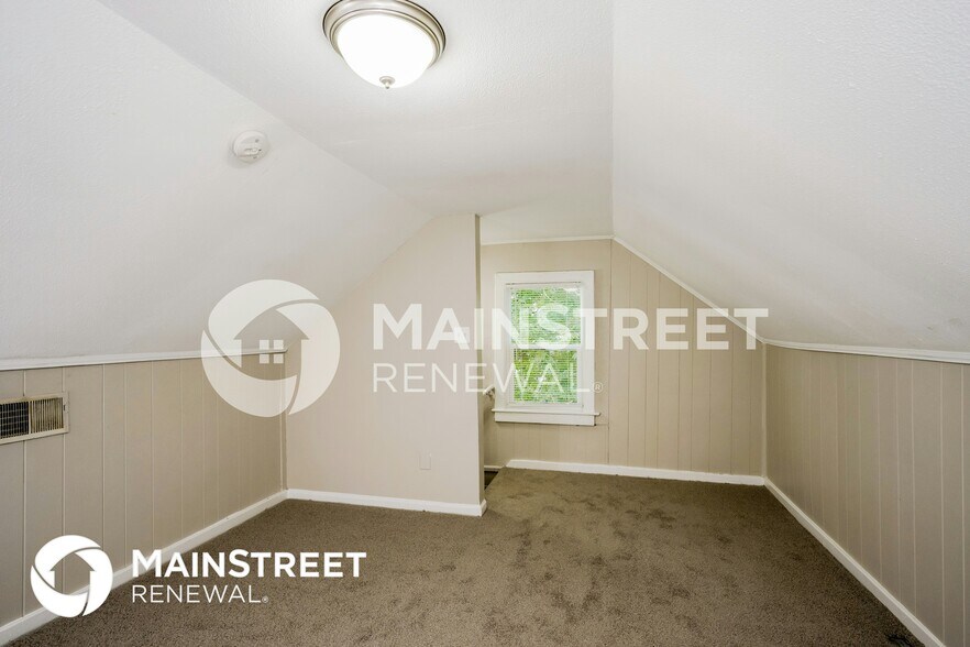 Building Photo - 247 Cecil Ave