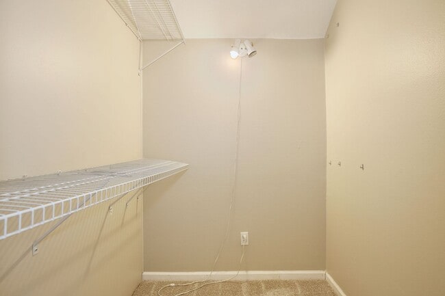 Building Photo - 15601 Bay Vista Dr