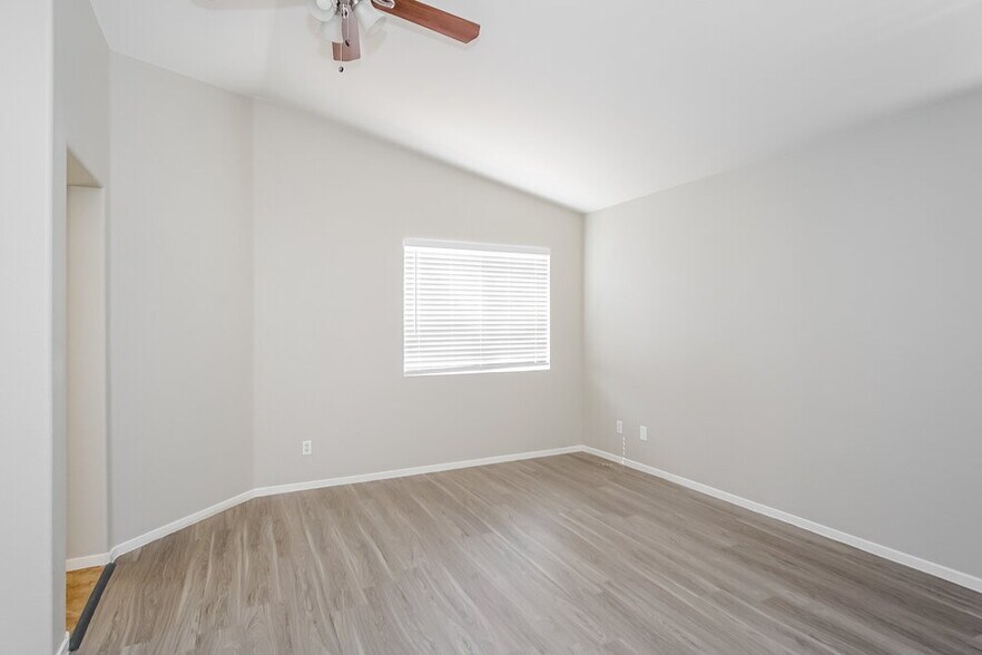 Building Photo - 716 Pine Field Ln