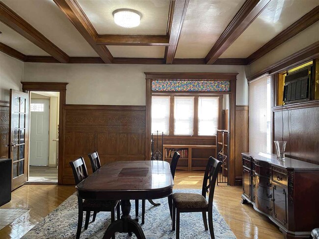 Building Photo - 163 Jewett Ave