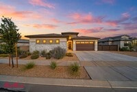 Building Photo - 4 Bedroom Home with Gorgeous Views