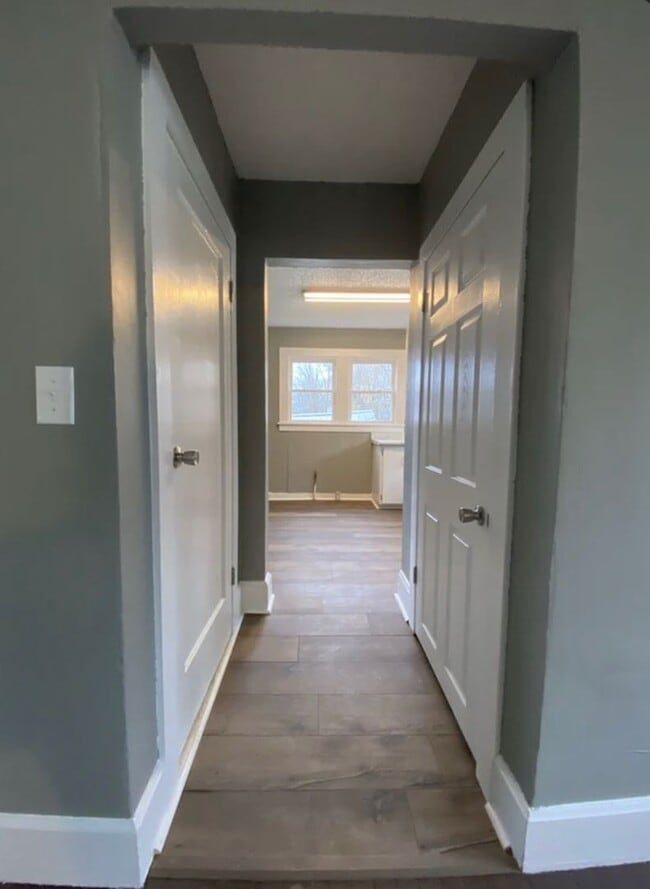 Building Photo - Nice 2 Bed/1 Bath Home, close to downtown