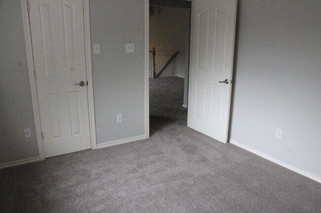 Building Photo - 3623 Rodale Way