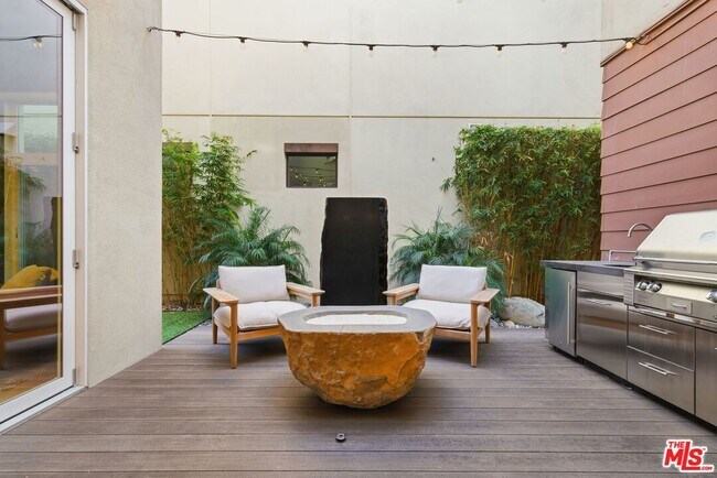 Building Photo - 12871 Hammock Ln