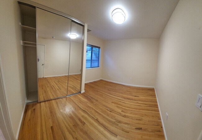 Building Photo - 5 Bedroom 3 bathroom in close proximity to POLY CAMPUS!