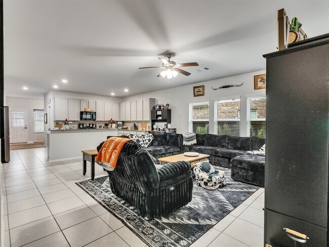 Building Photo - 8719 Willet St