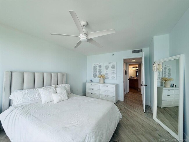 Building Photo - 8800 S Ocean Dr