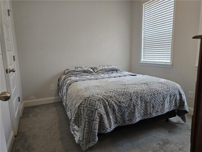 Building Photo - 556 Amarante Cir