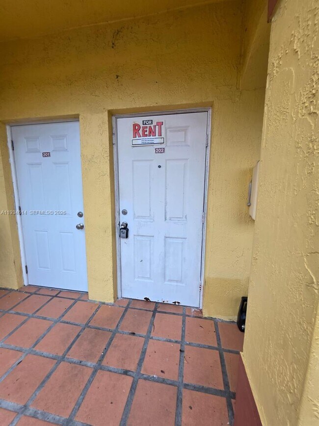 Building Photo - 7520 W 20th Ave