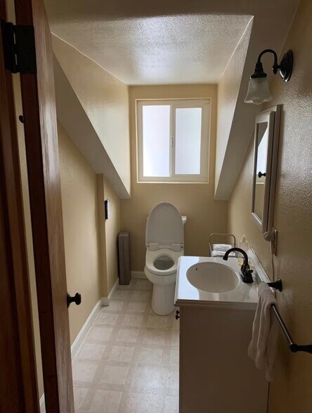 Building Photo - 33191 Maple Ln