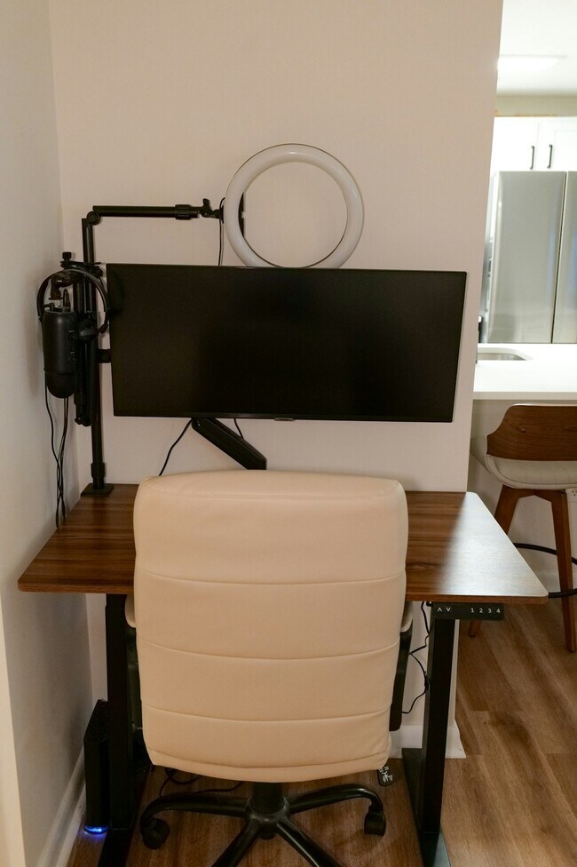 Building Photo - 350 G St SW