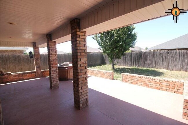 Building Photo - 2304 Reese Dr
