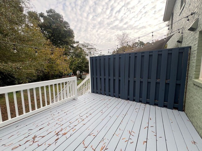 Building Photo - Newly Remodeled 2BD, 1.5BA Raleigh Townhome with a Fenced Backyard in a Prime Location