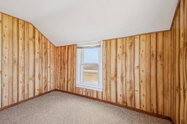 Building Photo - 11N455 Tower Rd