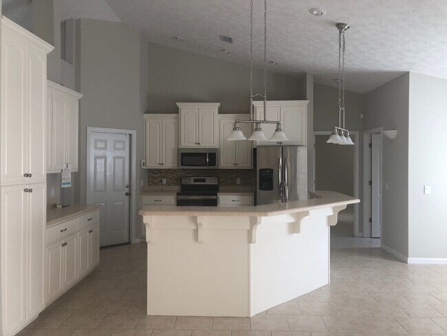 Building Photo - Spacious Home on a Beautiful Lot in a Quiet Neighborhood! *SPECIAL: 1/2 OFF 1st Month + Military ...
