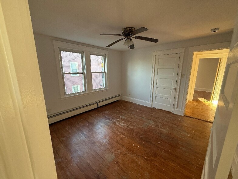 Building Photo - 13 Union St