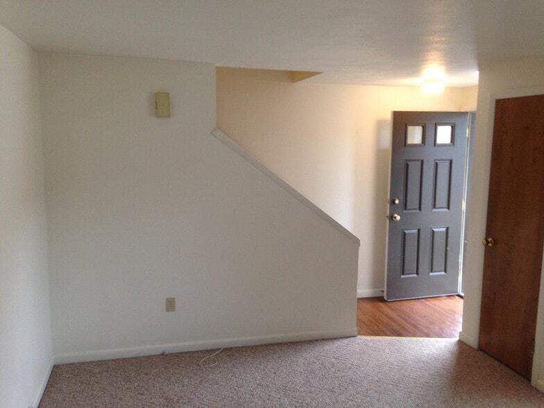 Building Photo - 35 Broome St