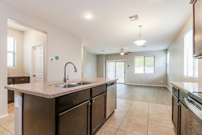 Building Photo - 15410 W Laurel Ln