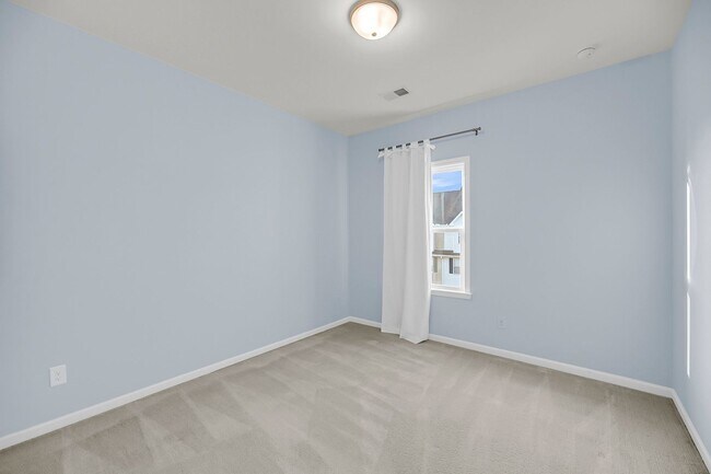 Building Photo - Charming Johns Island Retreat with Modern Amenities