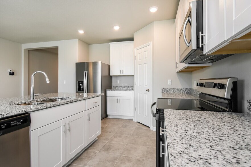 Building Photo - 5264 Sanders Oak Trl