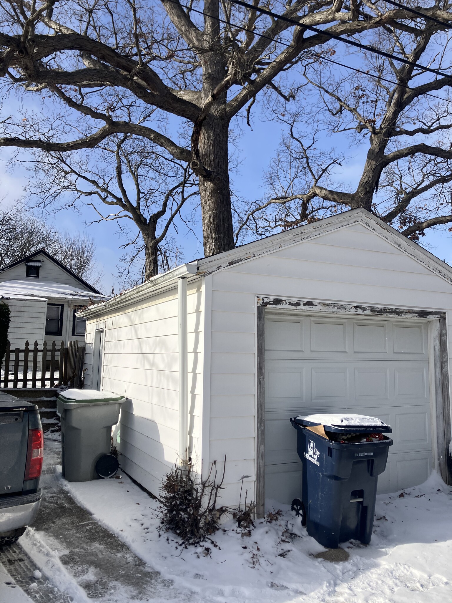 Building Photo - 114 N 79th St