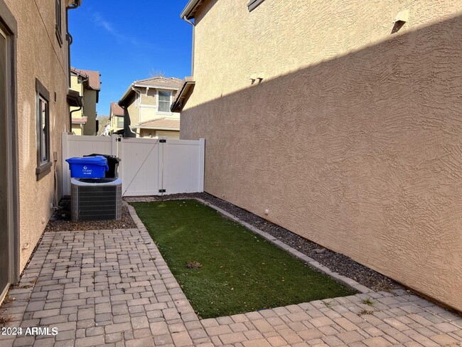 Building Photo - 3943 E Jasper Dr