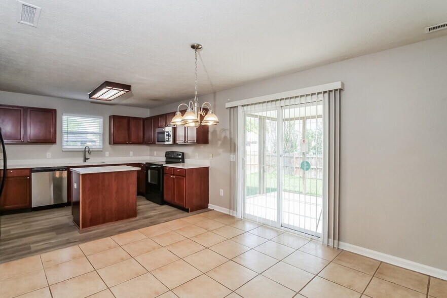 Building Photo - 10812 Middlebrook Ln