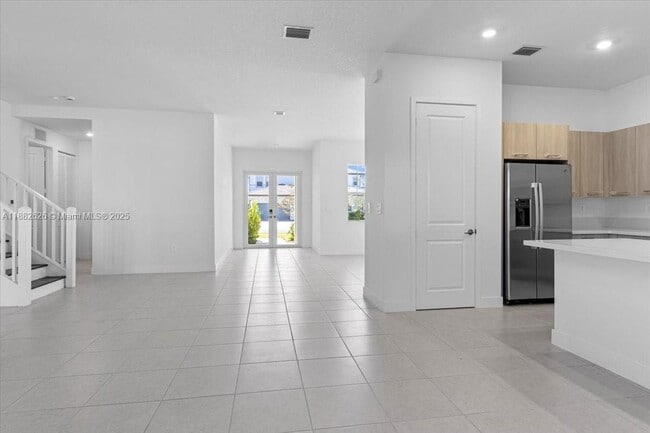 Building Photo - 12237 Green Oak Dr