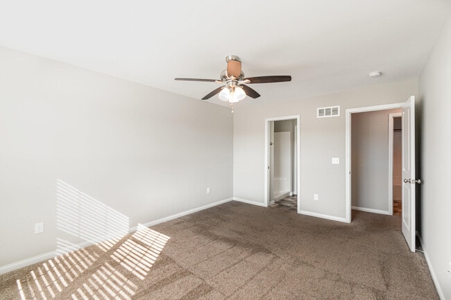 Building Photo - 444 Lost Creek Dr