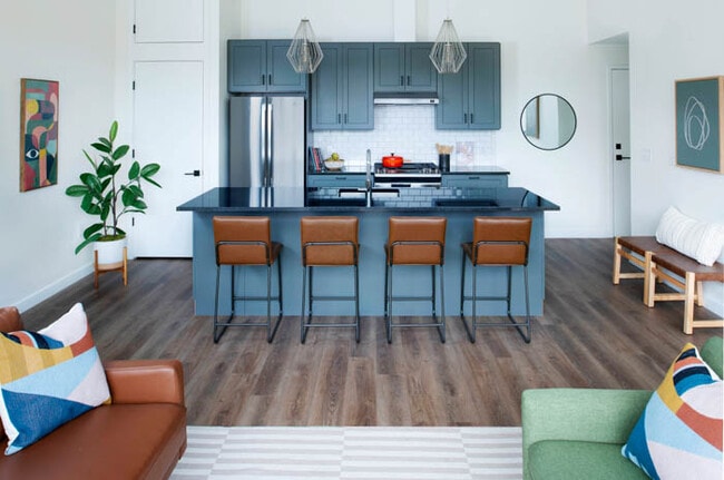 Building Photo - 109 N Gregson St