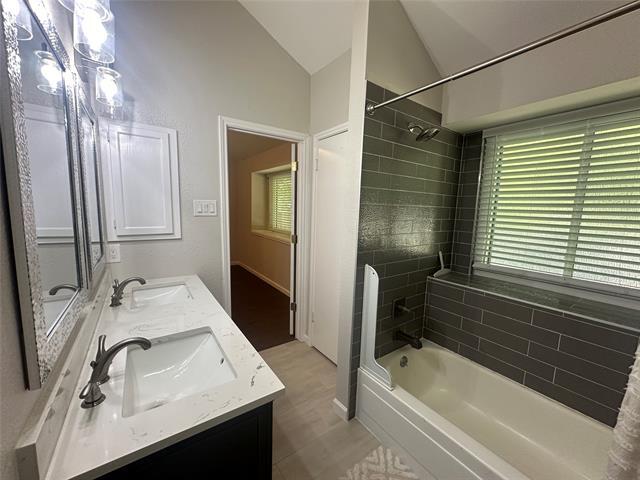 Building Photo - 7814 Bob White Dr