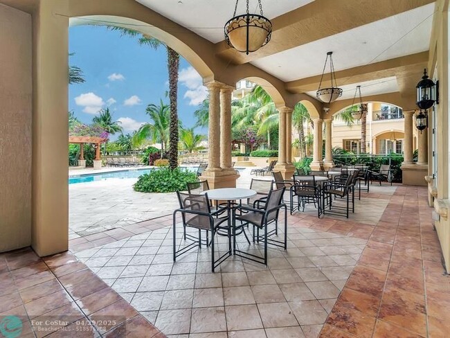 Building Photo - 16102 Emerald Estates Dr