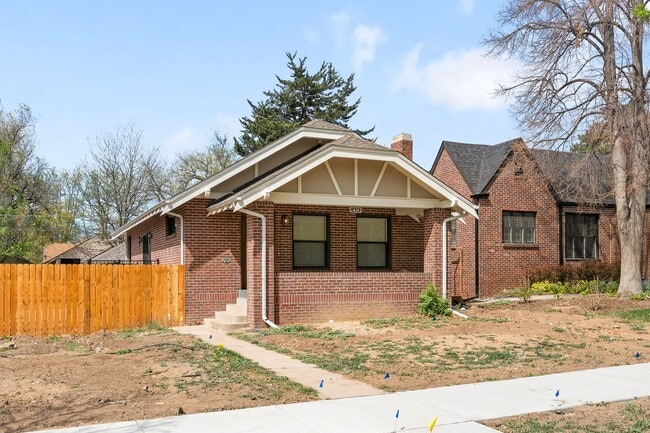 Building Photo - Remodeled 4BD, 3.5BA Home in South Park Hill with 2-Car Garage
