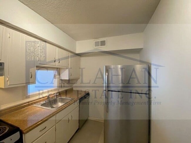 Building Photo - Mid Town 1 Bedroom