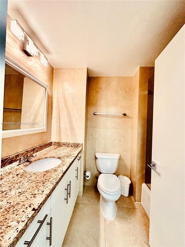 Building Photo - 185 SE 14th Terrace