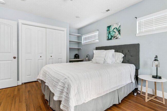 Building Photo - 3187 S Signorello Ln